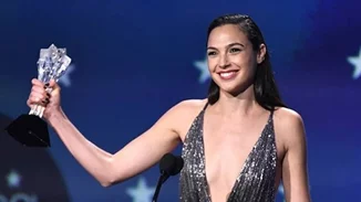 Critics' Choice Awards 2018 | Η υπόσχεση της Gal Gadot μέσω της ομιλίας της