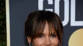 Η Halle Berry κάνει γυμναστική και... ρίχνει το Instagram!