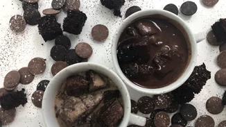 Αυτή η σοκολατόσουπα είναι το αντίδοτο σε κάθε χειμωνιάτικο απόγευμα