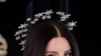 Lana del Rey | Έγινε από μελαχρινή ξανθιά χάρη στο γνωστό τρικ με το λεμόνι