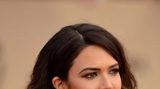 Ενός λεπτού σιγή για αυτή την #TBT φωτογραφία της Mandy Moore και το χτένισμά της