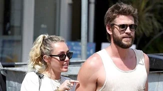 Miley Cyrus – Liam Hemsworth | Η πρώτη εμφάνιση μετά το γάμο!