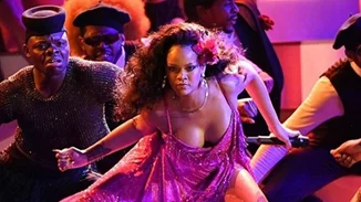 Rihanna | Ξεσήκωσε τα Grammys με τον εκρηκτικό χορό της