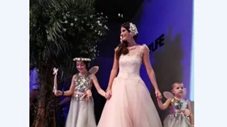 Χριστίνα Μπόμπα | Ντύθηκε νύφη και έκλεψε τις εντυπώσεις στο Yes I Do!