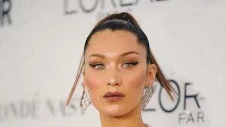 Η Bella Hadid επανέφερε ένα (ακόμη) '90s χτένισμα που είχαμε ξεχάσει τελείως!