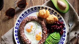 4 λαχταριστές συνταγές για πρωινό και brunch το Σαββατοκύριακο