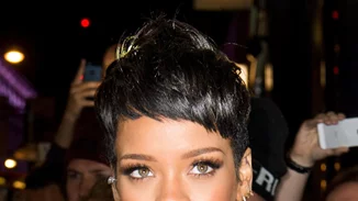 Αυτό το άρθρο θέλει να σε πείσει να φορέσεις μπλε κραγιόν