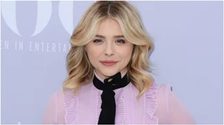 Chloë Grace Moretz | Το τελευταίο της look μας θύμισε έντονα Victoria Beckham