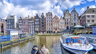 Μερικές από τις πιο εξωφρενικά όμορφες γειτονιές σε όλη την Ευρώπη