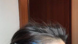 Τέλεια νέα για τη νέα χρονιά: Με αυτόν τον αφρό αποκτάς μέσα σε 1 λεπτό Holographic μαλλιά!