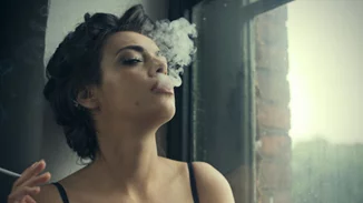 5 συνήθειες που είναι τόσο βλαβερές όσο και το κάπνισμα