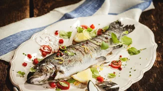 Τα καλύτερα εστιατόρια της Αθήνας που μυρίζουν θάλασσα