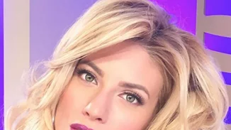 Ευαγγελία Αραβανή | Ποζάρει χωρίς μακιγιάζ και μας ξετρελαίνει!