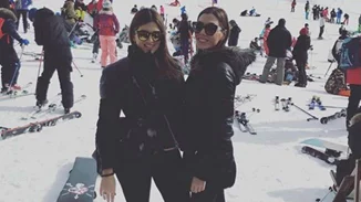 Σταματίνα Τσιμτσιλή & Θέμης Σοφός | Με τον Αντώνη Σρόιτερ και την Ιωάννα Μπούκη στα χιόνια!