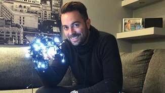 Ηλίας Βρεττός | Η selfie από το νοσοκομείο!