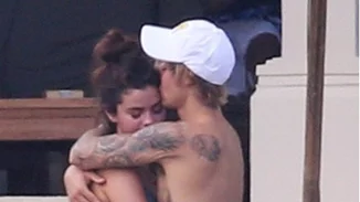 Justin Bieber – Selena Gomez | Full ερωτευμένοι στη Τζαμάικα