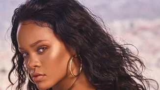 Νέα έκπληξη από την Rihanna: Μόλις κυκλοφόρησε νέο άρωμα!