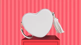 Κράτα την... αγάπη σου με μία τσάντα Carpisa!