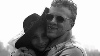 H Emily Ratajkowski παντρεύτηκε και το ανακοίνωσε μέσω Instagram!