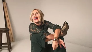 Σμαράγδα Καρύδη | Θυμάσαι πώς ήταν το μακρινό 2001;