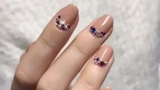 Το σχέδιο για νύχια με nude χρώμα που θα θες να κάνεις αμέσως τώρα