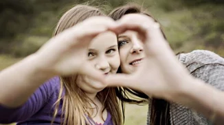 10 πράγματα που ΔΕΝ κάνουν οι χαρούμενοι γονείς