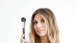 H Ρούλα Σταματοπούλου είναι η νέα make-up ambassador της MAX FACTOR!