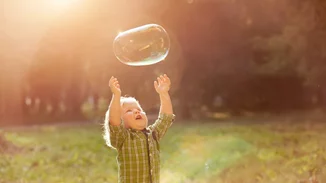 Μάθε στα παιδιά σου ότι η ζωή δεν τους «χρωστάει» – το παράδειγμα του Στίβεν Χόκιγνκ