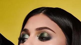Kylie Jenner | Οι εντυπωσιακές φωτογραφίες από την νέα της συλλογή καλλυντικών