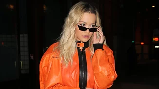 Rita Ora | H denim εμφάνιση της είναι έμπνευση για τα weekend looks