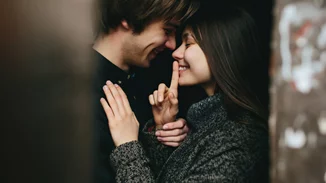 Ερωτικά Φεβρουαρίου | Η Αφροδίτη στον Υδροχόο αυτό τον μήνα φέρνει ασυμβίβαστους έρωτες