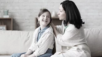 Λόγια που γαληνεύουν τα παιδιά και τα σμίγουν με τους γονείς – ένα παράδειγμα