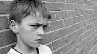 Είναι όντως τα παιδιά μας τόσο «δύσκολα» ή τα έχουμε κάνει εμείς;