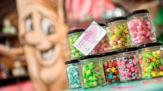 Caramella | Η τέχνη της χειροποίητης καραμέλας σε μεταφέρει στη μαγεία του παραμυθιού