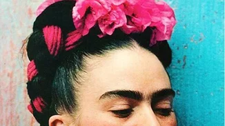 Σπάνια προσωπικά αντικείμενα της Frida Kahlo εκτίθενται για πρώτη φορά στο ευρωπαϊκό κοινό