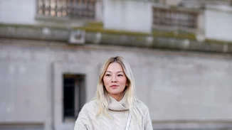 10 πλισέ φούστες για να φορέσεις αυτή την εποχή