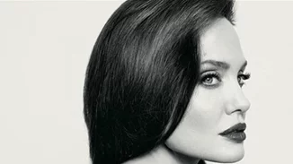 Angelina Jolie | «Λατρεύω που με βλέπω να γερνάω»