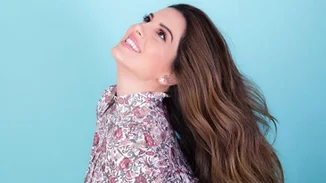 Σταματίνα Τσιμτσιλή | Παιχνίδια στην κουζίνα με τις κόρες της