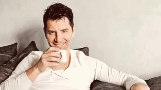 Σάκης Ρουβάς | Η τρυφερή φωτογραφία με τον σκύλο του!