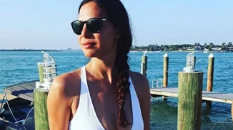 Εύη Βατίδου | Ποζάρει αλά Baywatch στο Miami