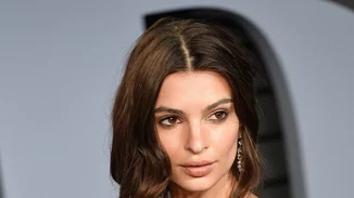 Emily Ratajkowski | Το hot στιγμιότυπο λίγο πριν φωτογραφηθεί