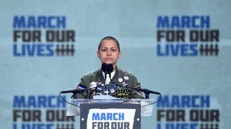 Η σιωπηλή ομιλία της Emma Gonzalez στο March For Our Lives που συγκλόνισε την Αμερική