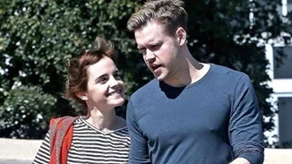 Single alert! H Emma Watson xώρισε με τον Chord Overstreet!