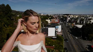 Margot Robbie | Πρωταγωνιστεί στη νέα καμπάνια του οίκου Chanel