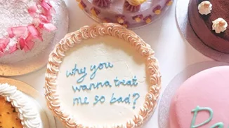 Οι vintage τούρτες με quotes είναι η νέα μας εμμονή