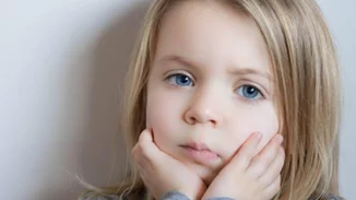 3 οφέλη που αποκομίζουν τα παιδιά όταν τους απαντάμε «δεν ξέρω» (αν όντως δεν ξέρουμε)