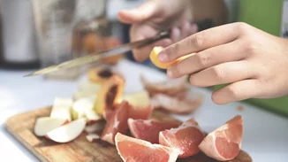 4 σημάδια ότι καταναλώνεις περισσότερες φυτικές ίνες από όσες πρέπει