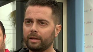 Ηλίας Βρεττός | Πήρε εξιτήριο! Η συγκινητική εξομολόγηση on camera