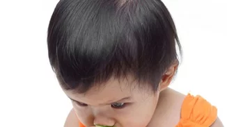 Τι να κάνεις αν πνίγεται το μωρό ή το παιδί;