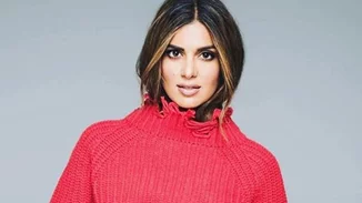 Σταματίνα Τσιμτσιλή | Ποζάρει με φουσκωμένη κοιλίτσα και ψηλοτάκουνα